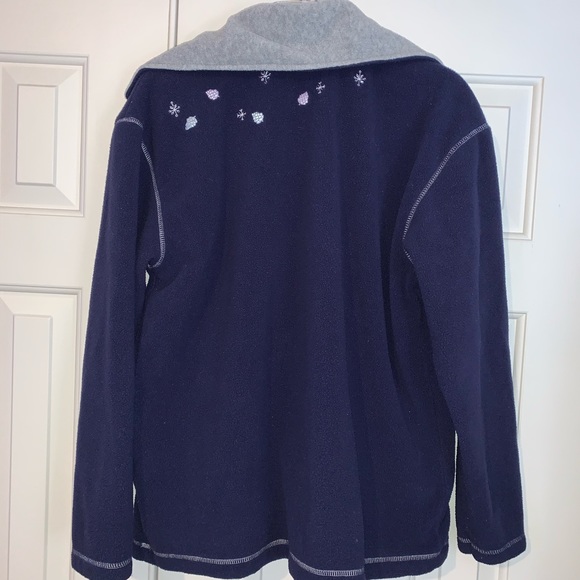 EUC Disney Character Fleece Pullover Size M. - Picture 5 of 6